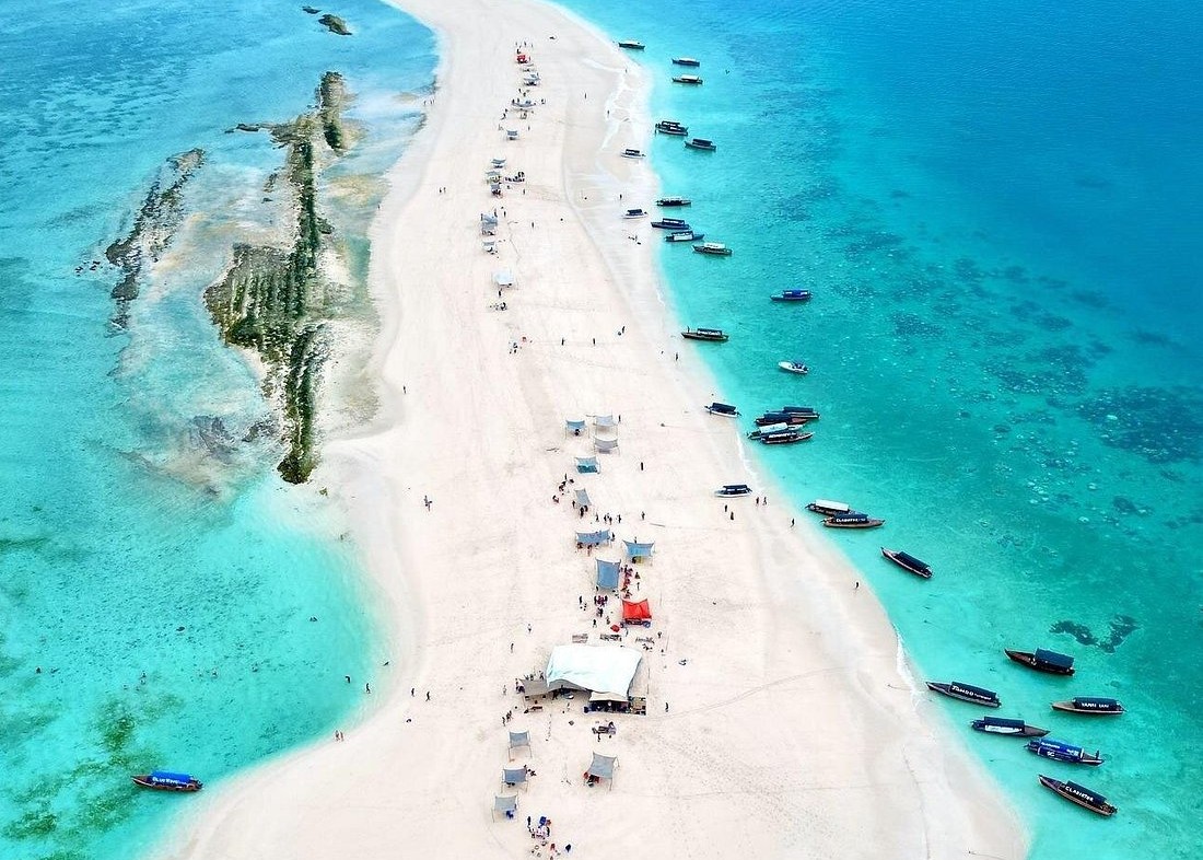 Pungu and Sandbank Tour scenic beach view