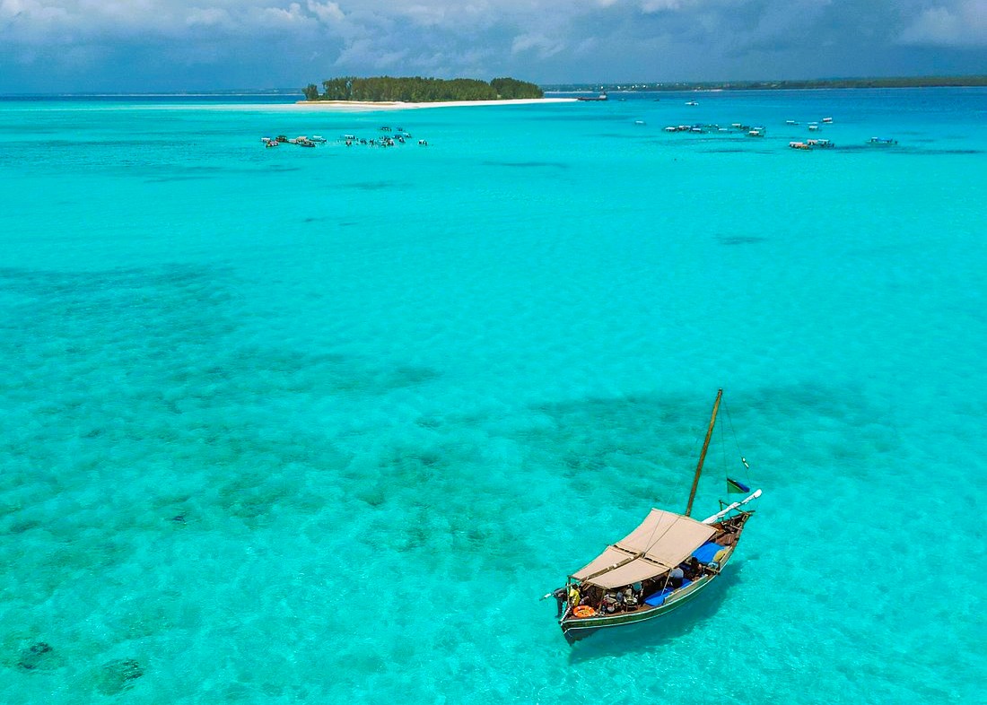 Mnemba Snorkeling Tour